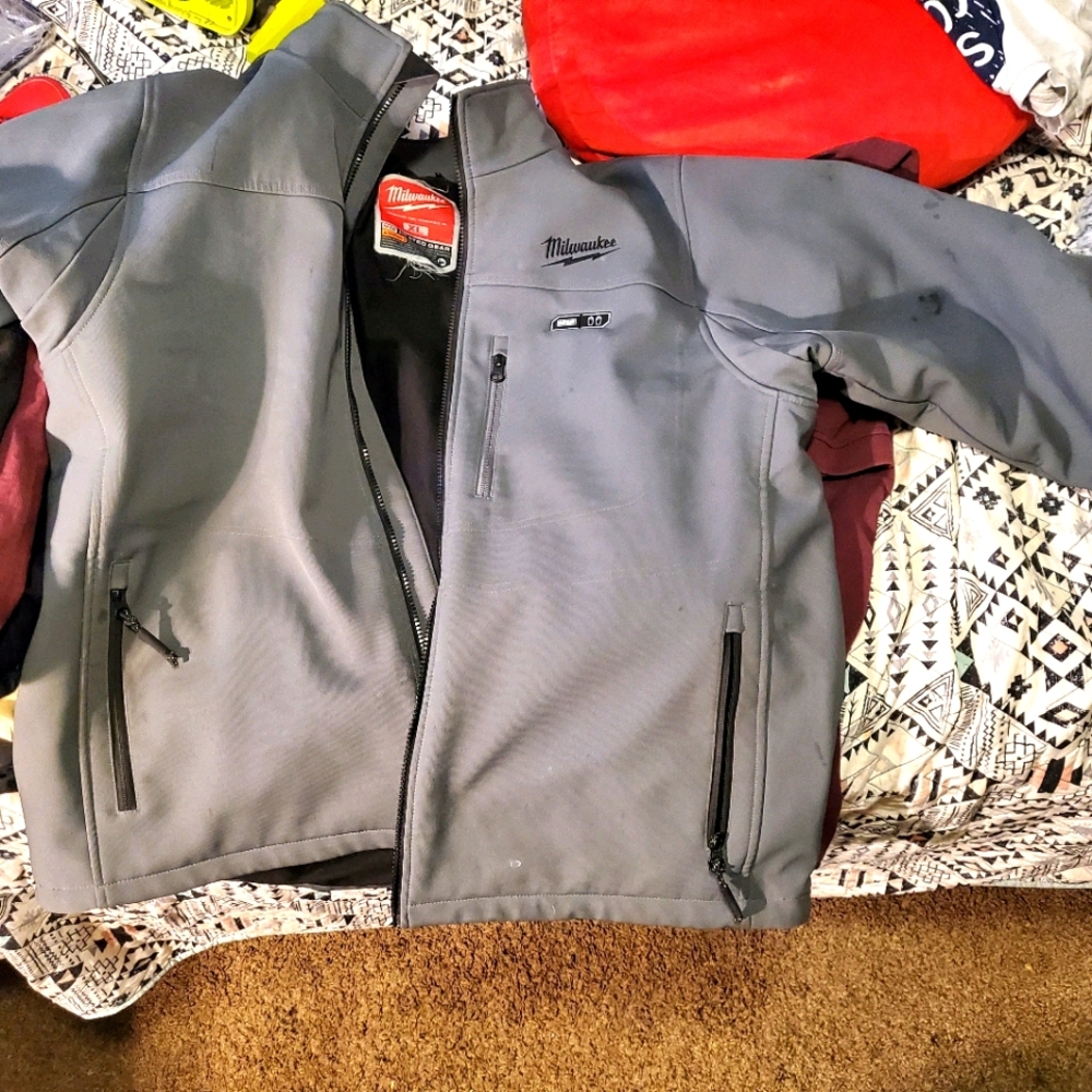 Milwaukee heated jacket